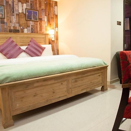 Villa Toscana Hotel And Suits Lagos Bagian luar foto