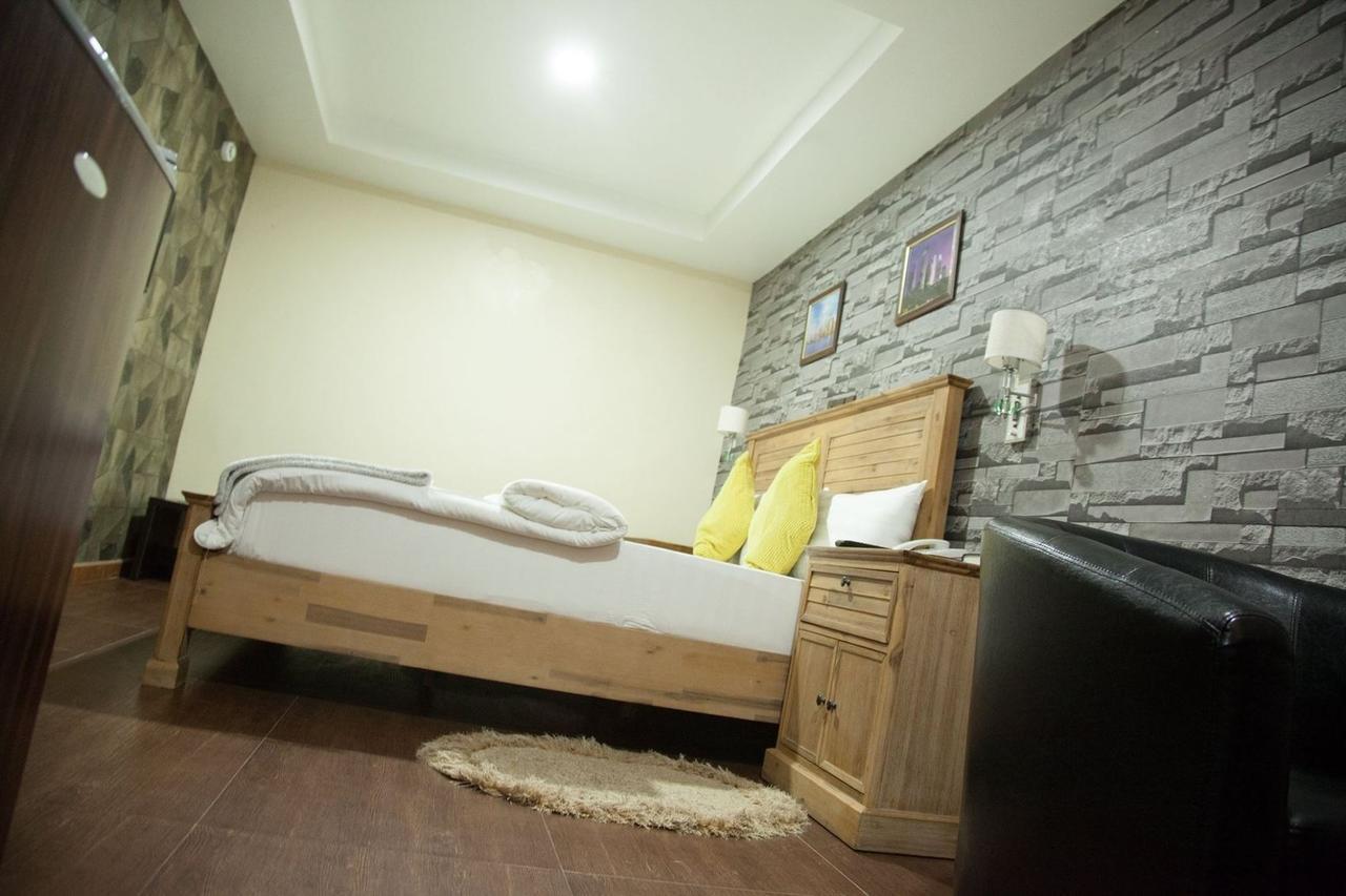 Villa Toscana Hotel And Suits Lagos Bagian luar foto