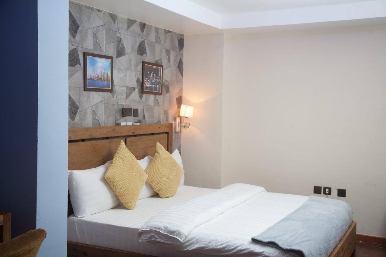 Villa Toscana Hotel And Suits Lagos Bagian luar foto