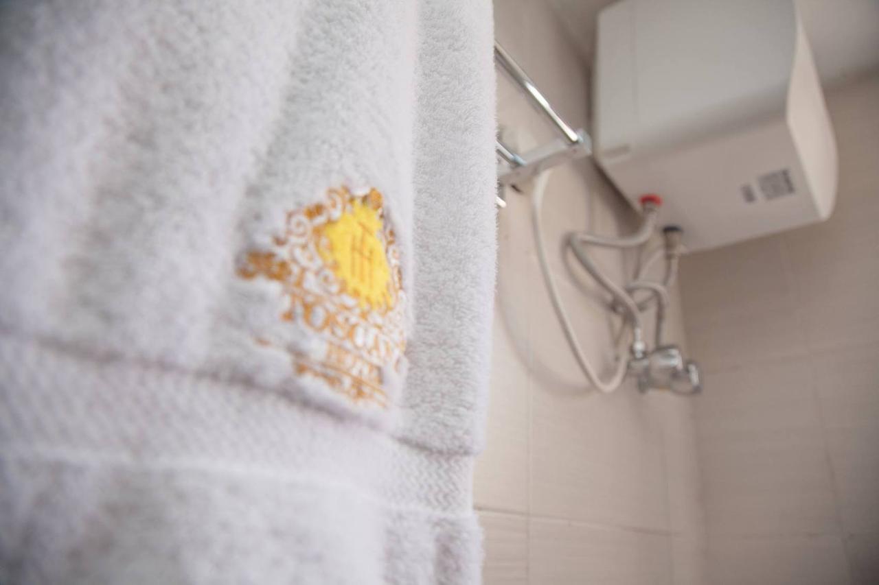 Villa Toscana Hotel And Suits Lagos Bagian luar foto