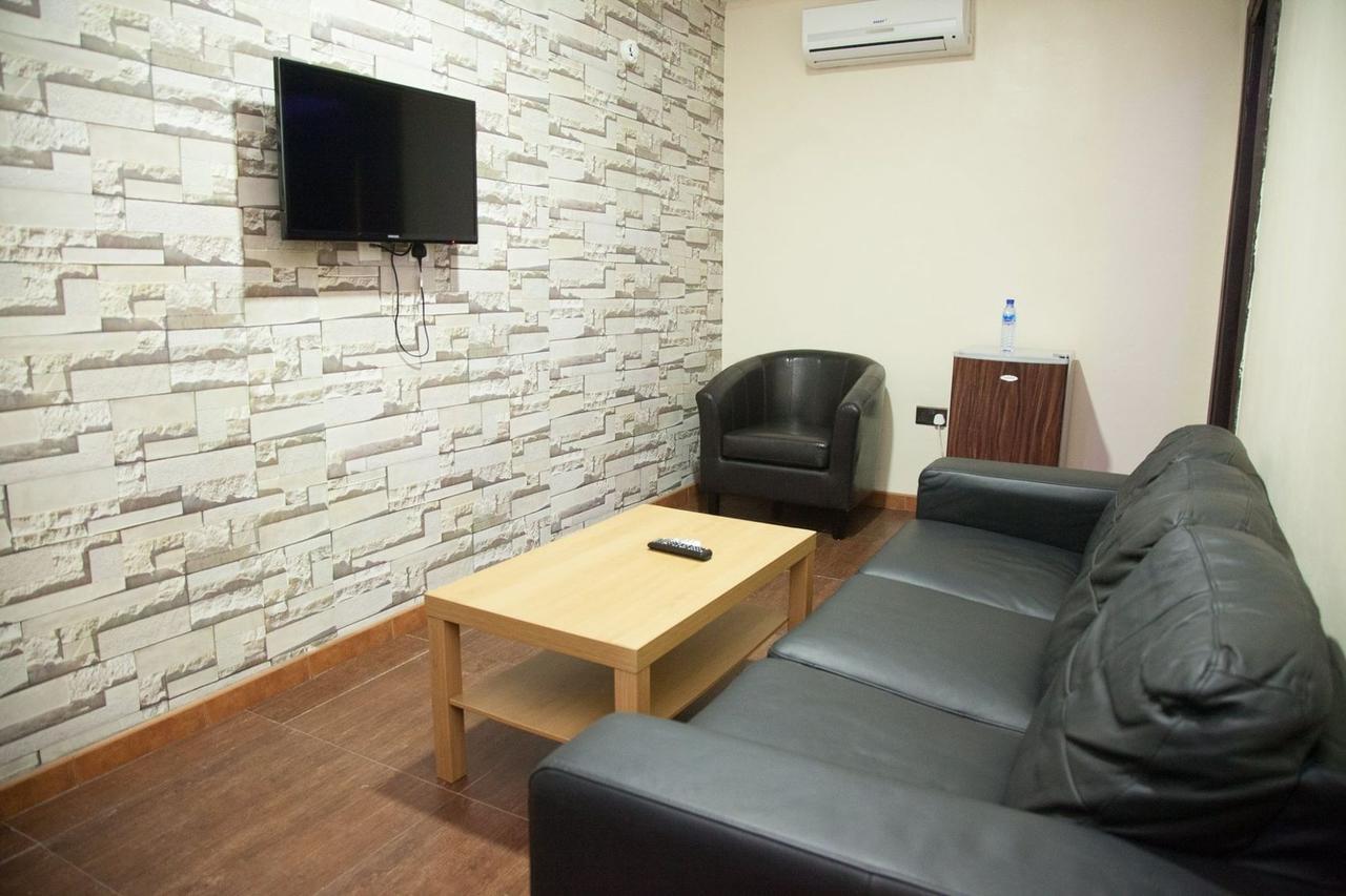 Villa Toscana Hotel And Suits Lagos Bagian luar foto