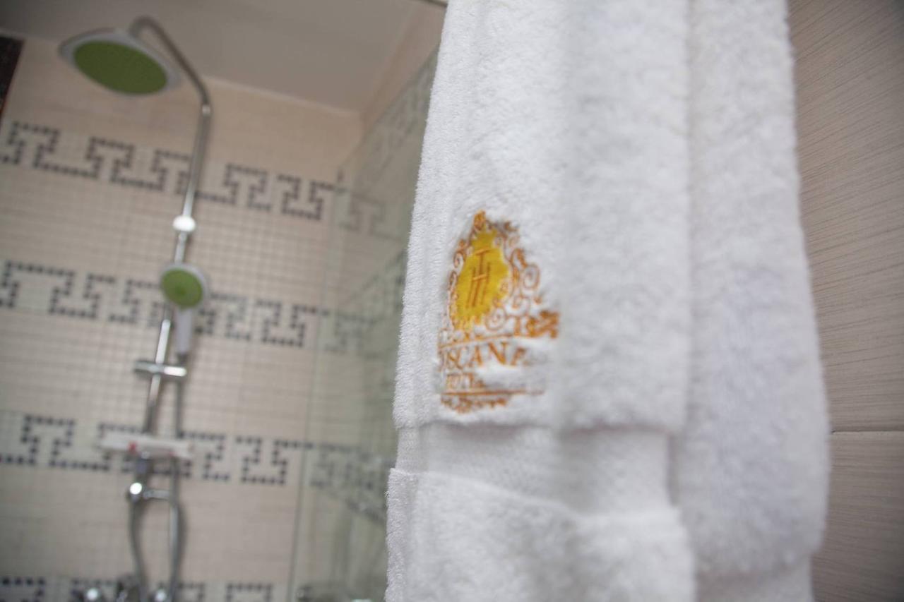 Villa Toscana Hotel And Suits Lagos Bagian luar foto