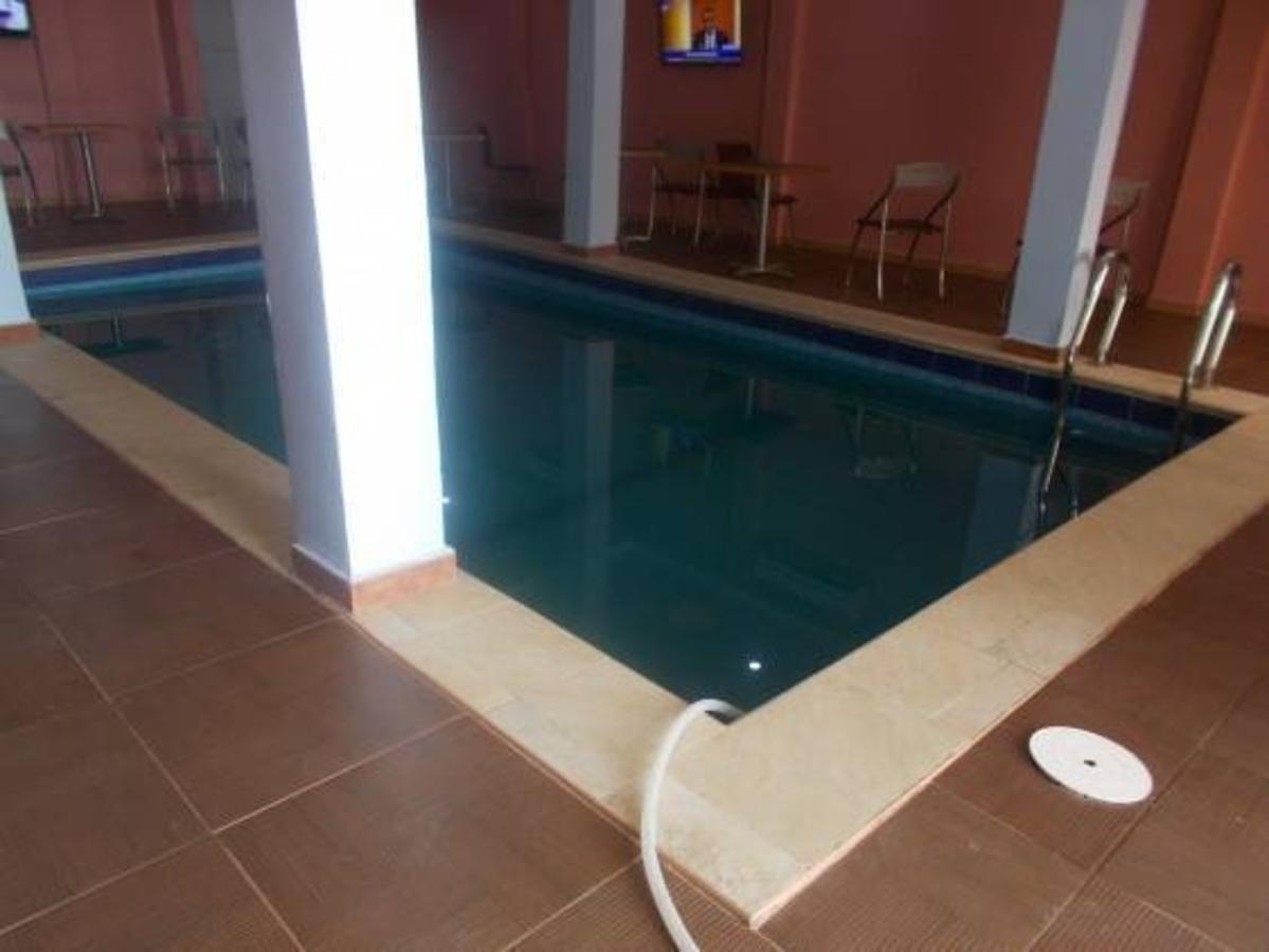 Villa Toscana Hotel And Suits Lagos Bagian luar foto